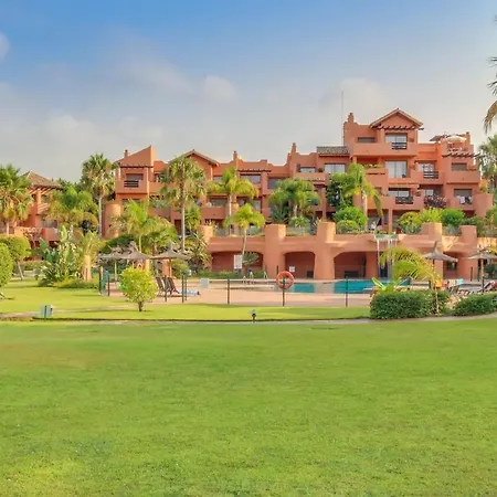 Penthouse Retreat In Sotoserena Sea Views & Pool